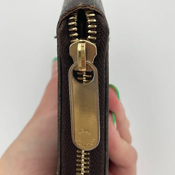 Authentic Preowned Louis Vuitton Zippy Wallet Monogram Brown Interior - Picture 4 of 9